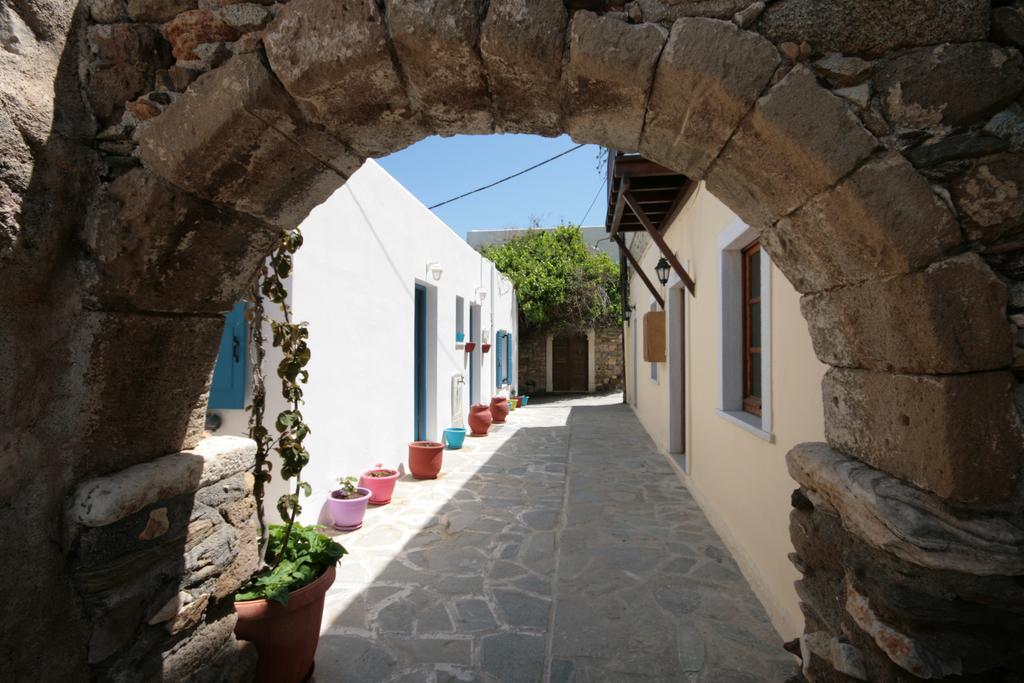 Studios Bourgos Naxos City ภายนอก รูปภาพ