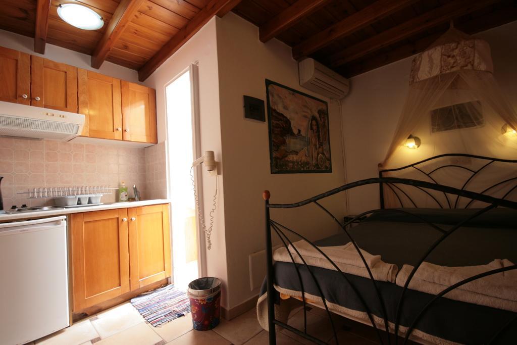 Studios Bourgos Naxos City ภายนอก รูปภาพ