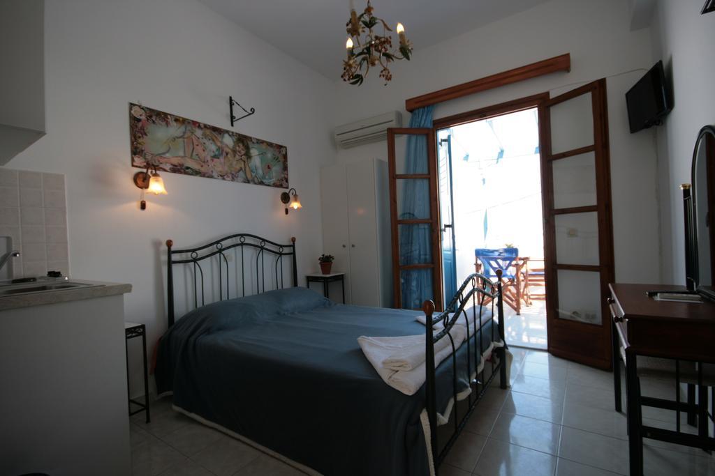 Studios Bourgos Naxos City ภายนอก รูปภาพ