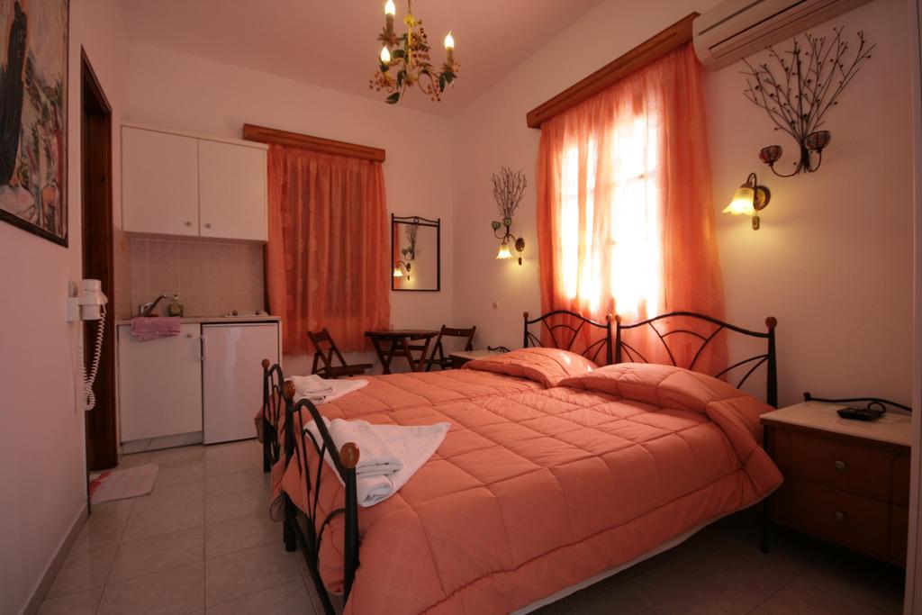 Studios Bourgos Naxos City ภายนอก รูปภาพ